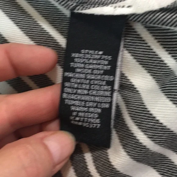 NWT! Sanctuary Peace Star Sleevless Knot Front Top - Picture 5 of 6